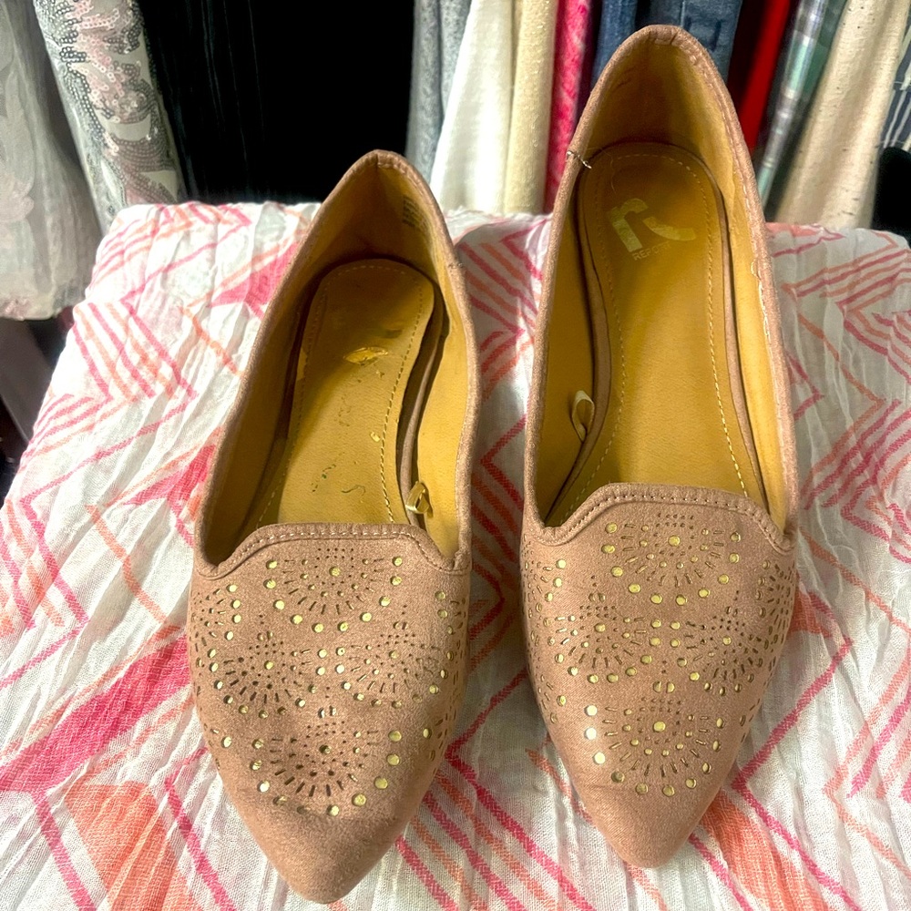 Pink flats with gold inlayed design Sz 8.5